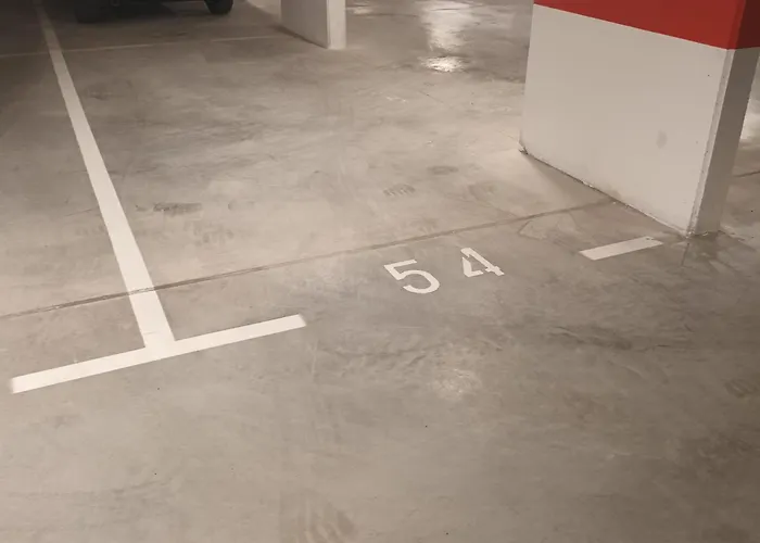 Apartments Zara With Garage Parking Space