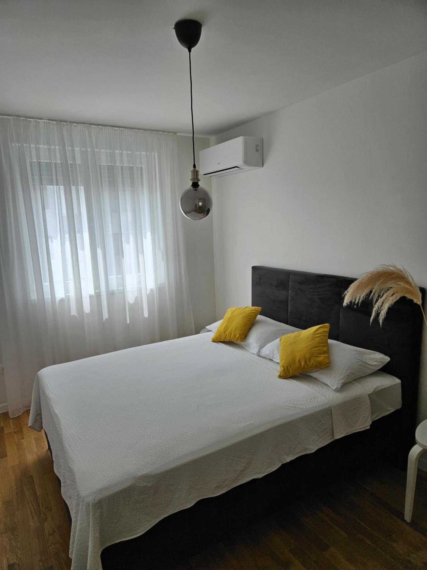 Apartment With Garage Parking Space Zadar